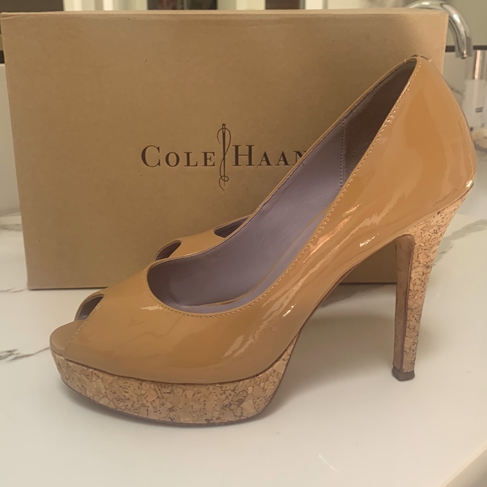 Cole Haan Nude patent leather platform heel. Size 7